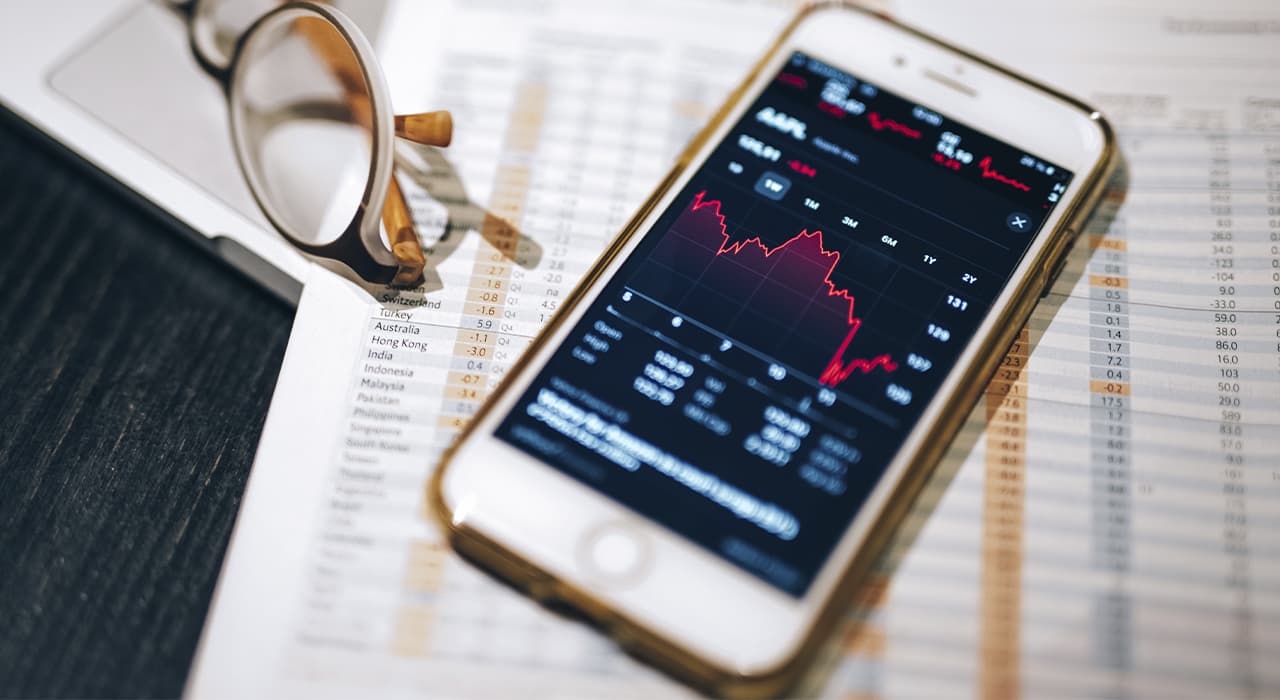 How a Data Analyst differs from a Data Scientist and other analysts