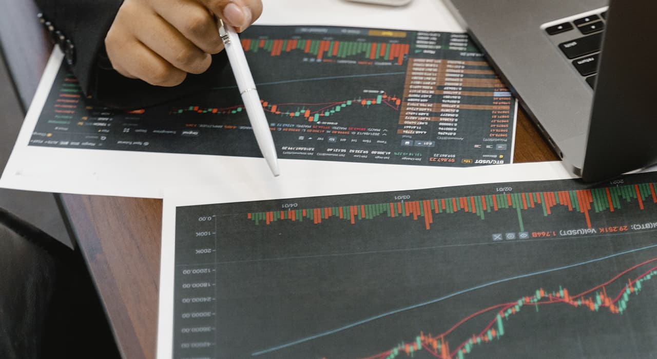 What companies need data analysts?